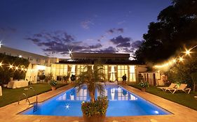 Hotel Oasis Con Parking Incluido